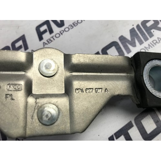 Скоба замка кришки багажника Skoda Fabia 2 HB 2007-2014 8P4827507A